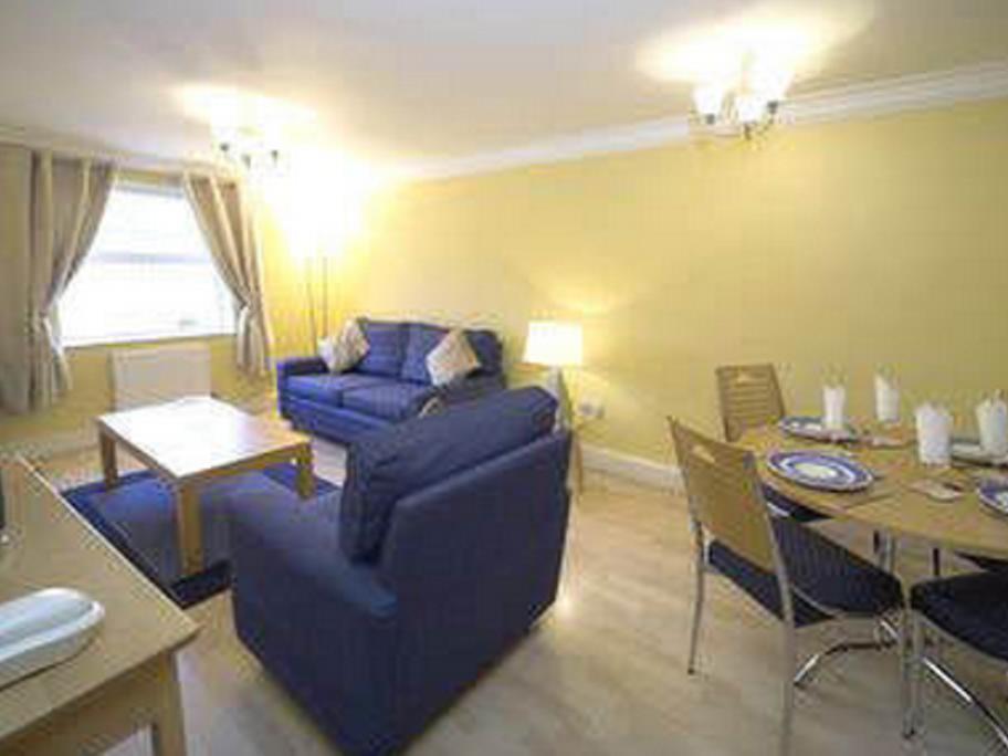 เอชโอเอฟ สตันชาเว คอร์ต อพาร์ตเมนต์ Apartment เรดดิ้ง ภายนอก รูปภาพ